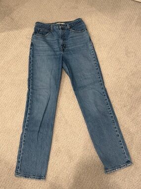 Levi’s Women’s 70s Slim Straight Jeans Size 28